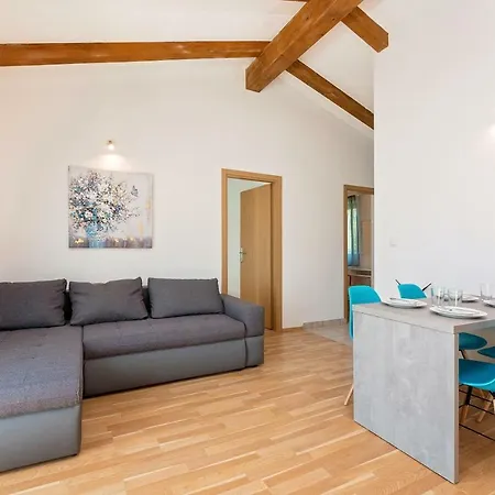 Casa Vita *** With Pool * Tinjan