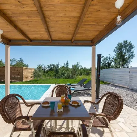 Casa Vita *** With Pool * Tinjan